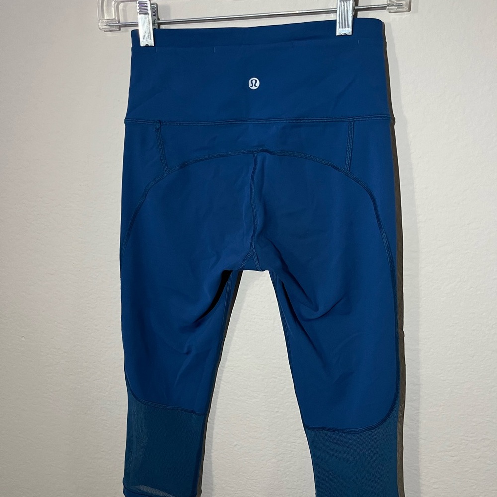 Lululemon Blue Capri Leggings with Pockets